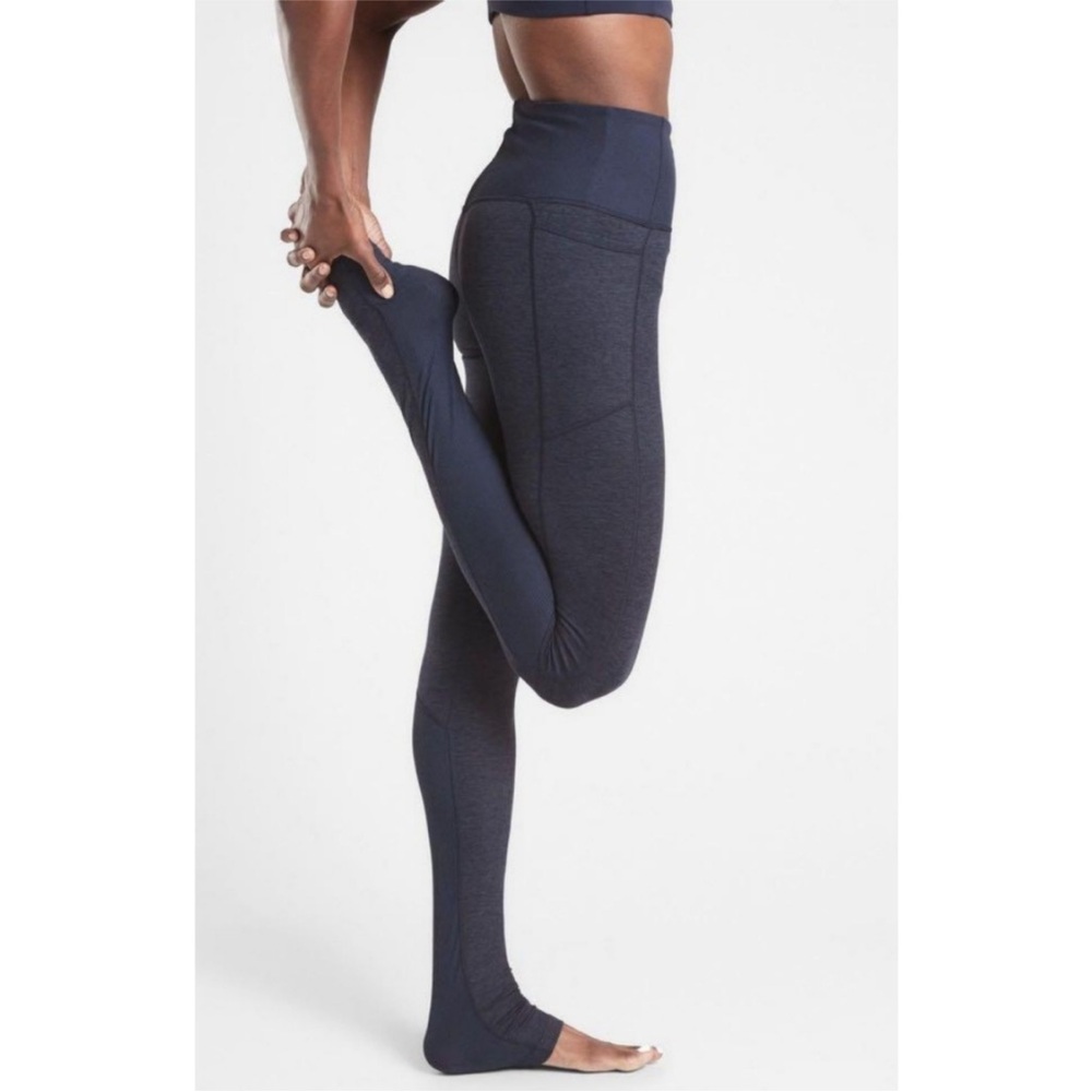 Athleta Exhale Stash Pocket Heel Tight Size XS